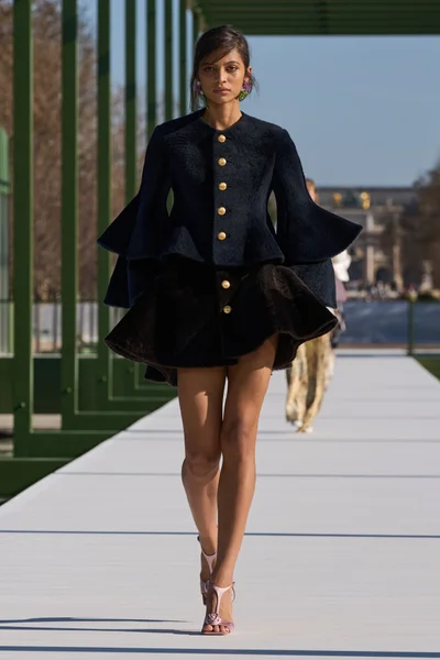Look 32
